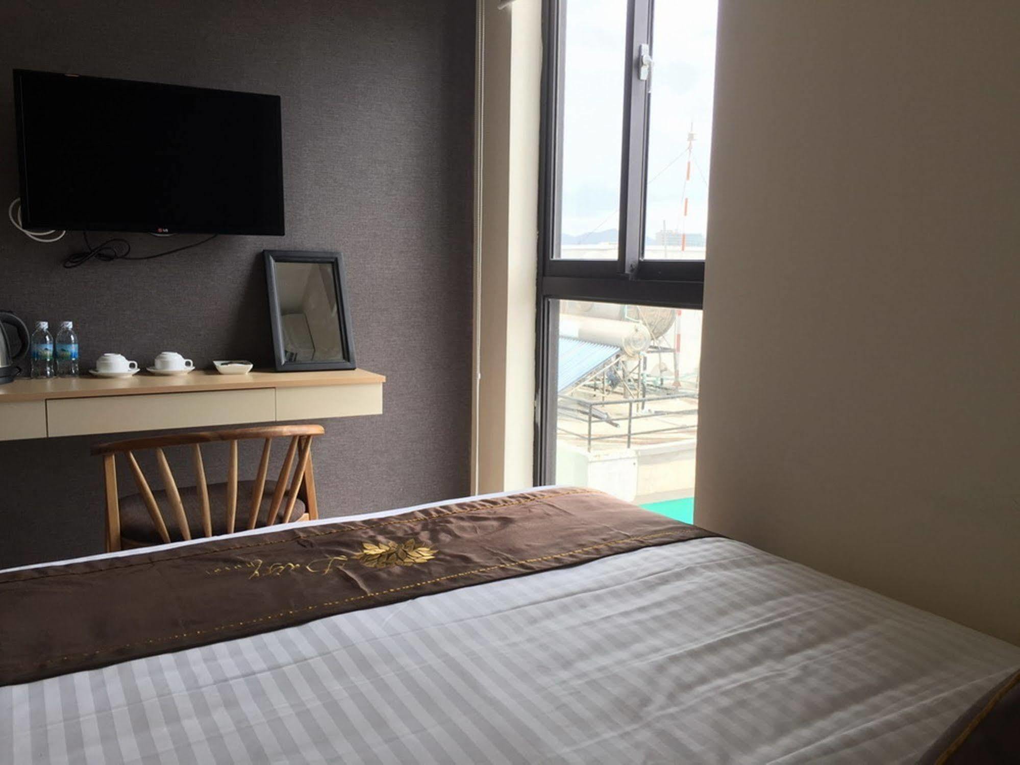 Daisy Hotel Nha Trang Zewnętrze zdjęcie